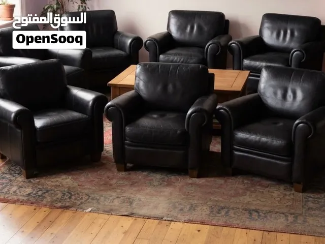 كنب جلد واسع ومريح