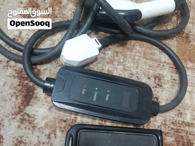 متفرقات لسيارة id4  شاحن واباجور ومفتاح اصلي