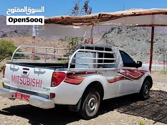 نقل اغراض من الشارقة الى مسقط ونزوى حسب الاتفاق