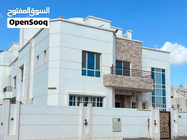 للبيع فيلا راقيه ممتازه في المعبيله الجنوبيه
