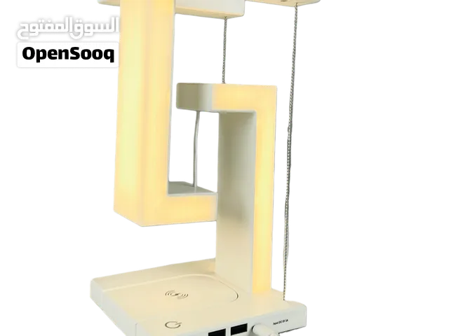 ضوء طاولة مع شاحن لاسلكي (وايرلس)