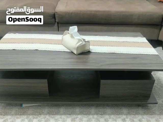 طاولة تلفزيون مع طاوله وسط لامينيت للبيع