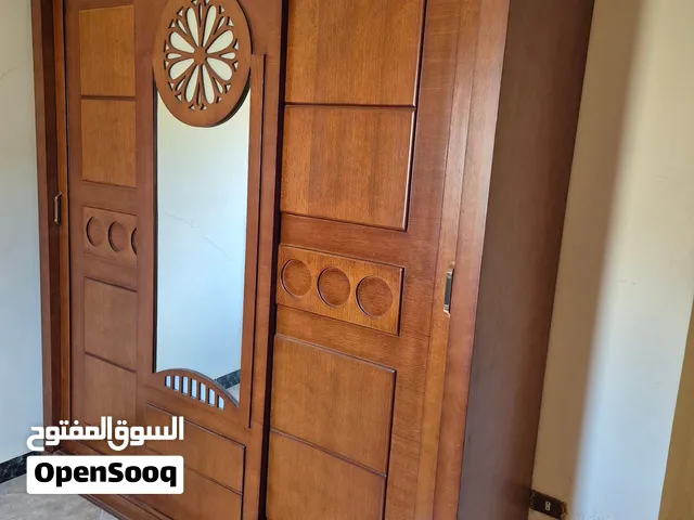 دولاب خشب جرار