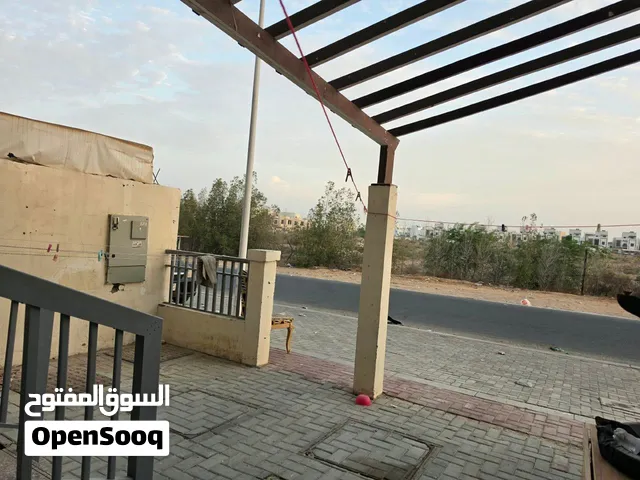 مكيف متوفر/اطلاله مفتوحه/قرب شارع رئيسي Available /good location in ajman