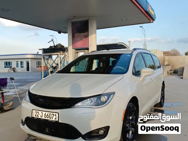 2020 كرايسلر باسيفيكا Limited