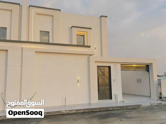 فيلا للبيع بحي ريّحه بالطائف
