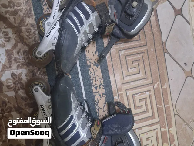 رولر بليد ماركة Rollerblade الأصلية، مستعمل بحالة جيدة ويعمل بشكل ممتاز. العجلات تدور بسلاسة، مناسب