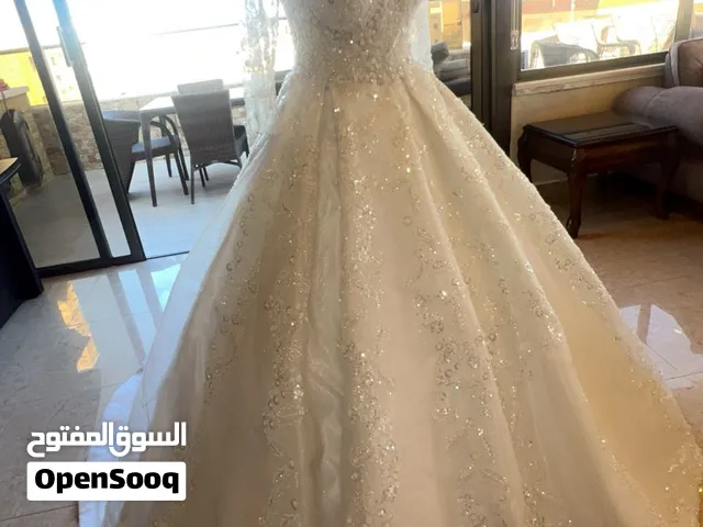 فساتين ابيض للبيع