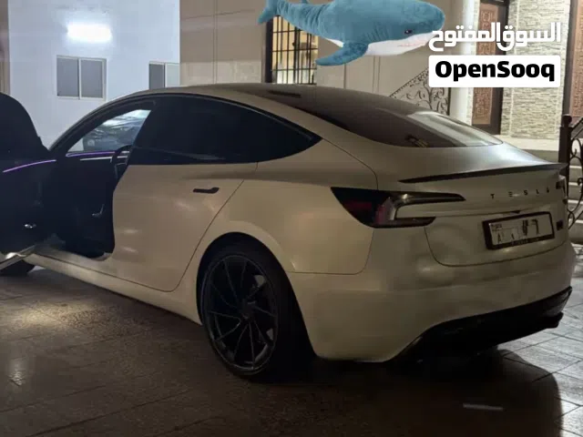 2024 تيسلا موديل 3 Performance