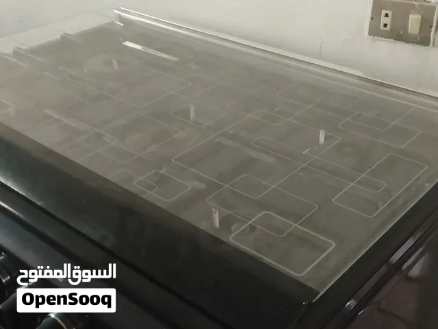غاز خمس روس وفرن نوع جرين هوم لون اسود بحاله ممتازه ع الفحص