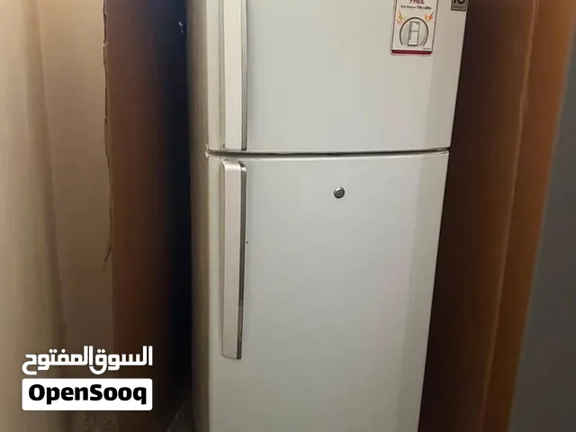ثلاجه LG شبه جديد
