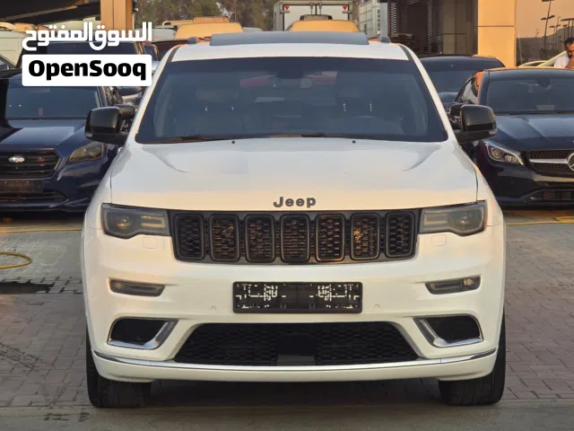 جيب غراند شيركي موديل 2020 V6 فل مواصفات بحاله ممتازه جاهزه للتسجيل والاستخدام