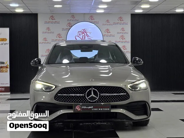 MERCEDES BEINZ C300 2023 رفاهية مطلقة وفخامة تتخطى الحدود خارجية باللون الرمادي داخلية باللون الأسود