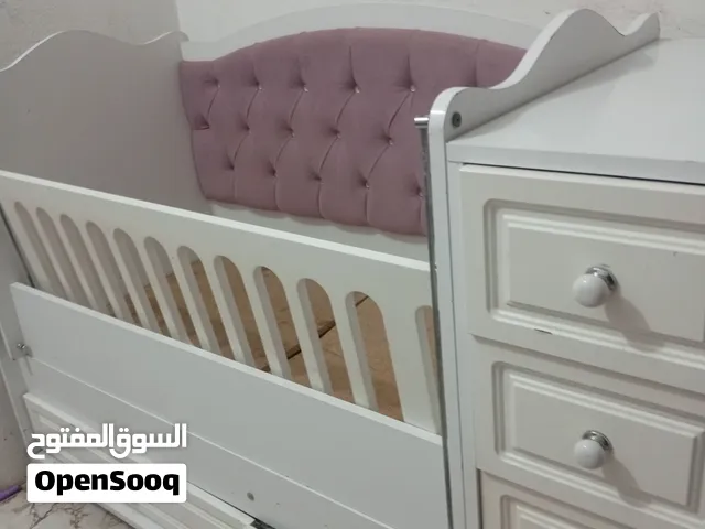 سرير اطفال يكفي لعمر 5سنوات بسعر 125 الف ماخذينه ب300