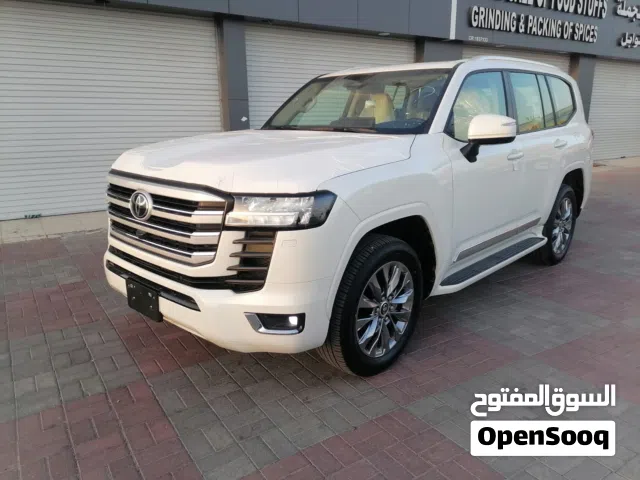 تويوتا لاندكروزر استيشن GXR 2026 km0