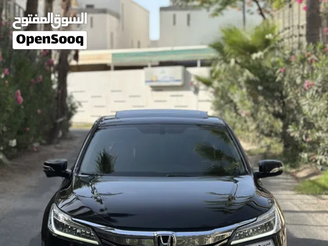 للبيع هوندا اكورد 2017