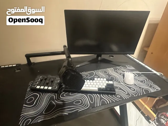 شاشة كيبورد مكسر مايك قاعدة المايك طاولة  ماوس للبيع ب 1800