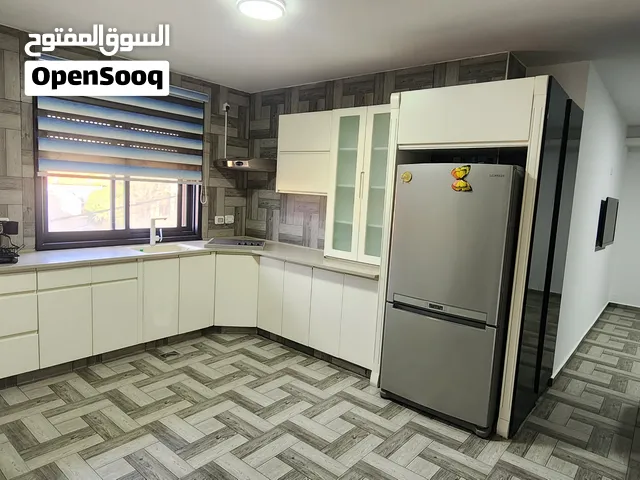 شقة مفروشة للايجار في ارقى مناطق رام الله في وسط البلد وقريبة من جميع الخدمات مقابل بلدية رام الله