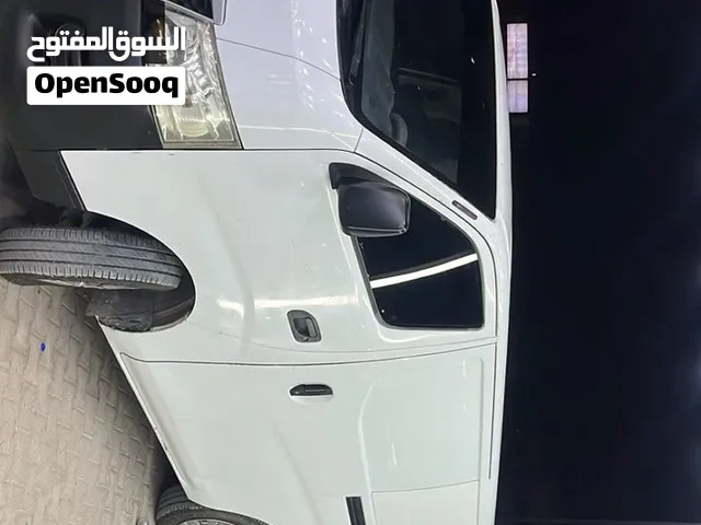فان نيسان أورفان مع ثلاجه 2016