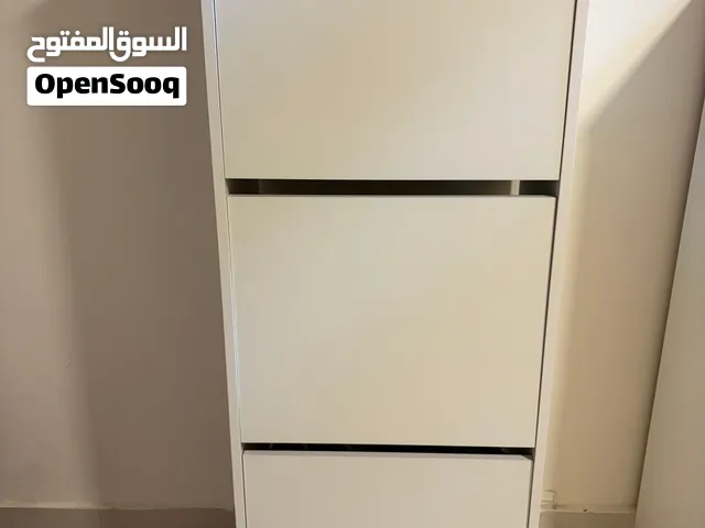 Shoe cabinet