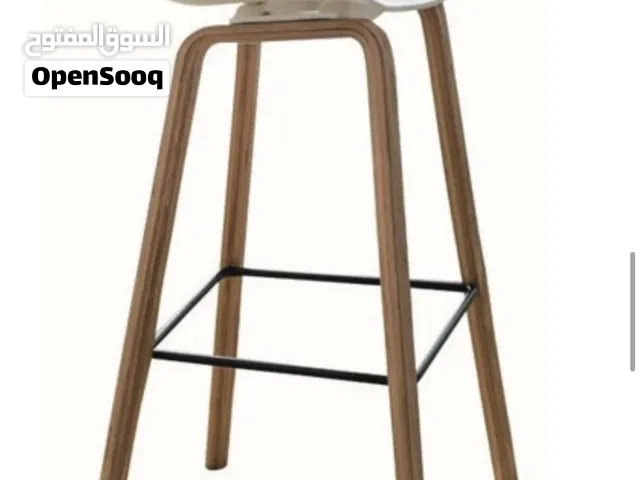 Bar chair white and wooden color leg