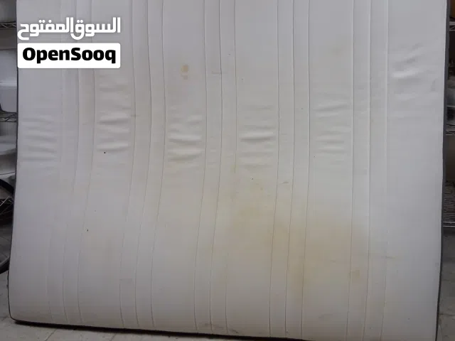 مرتبه طبيه خامه ممتازه بس تحتاج نظافه مقاس 160×2