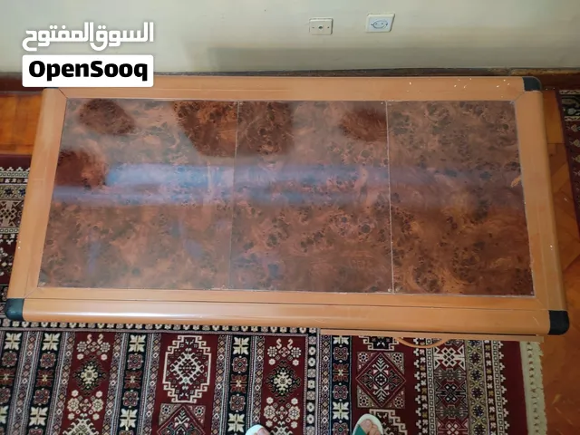 مكتب الوميتال يصلح للمذاكرة والكمبيوتر