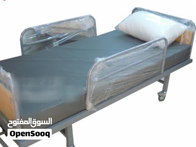سرير طبي جديد