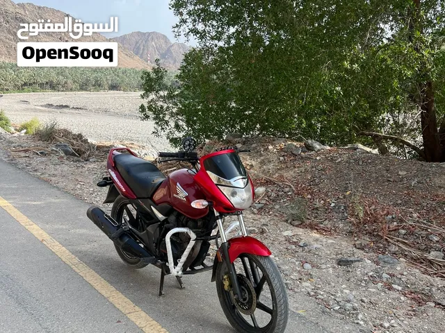 هوندا 150 كاربيتر  للبيع  امورها طيبه ما تشكي من شي السعر 180 قابل بشئ بسيط