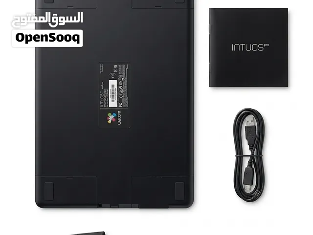 جهاز لوحي للرسم باللمس والقلم Wacom Intuos Pro Medium (طراز PTH-651)