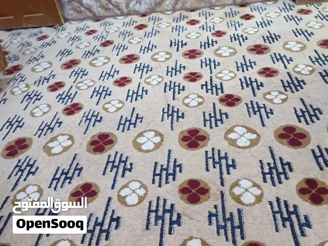 جوته سجاد نظيفه تماما لونها مثل مامبين بالصوره مابيها اي بقع او تلف ثخينه استعمال قليل
