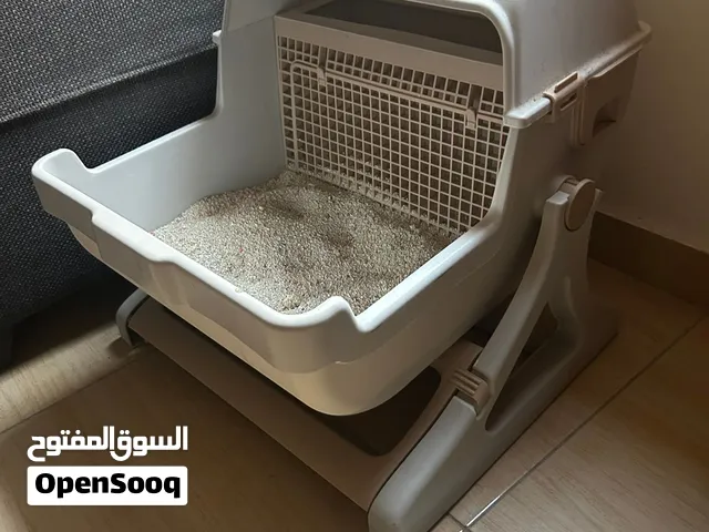 أغراض قطط للبيع – صندوق رمل شبه أوتوماتيكي، سرير وألعاب