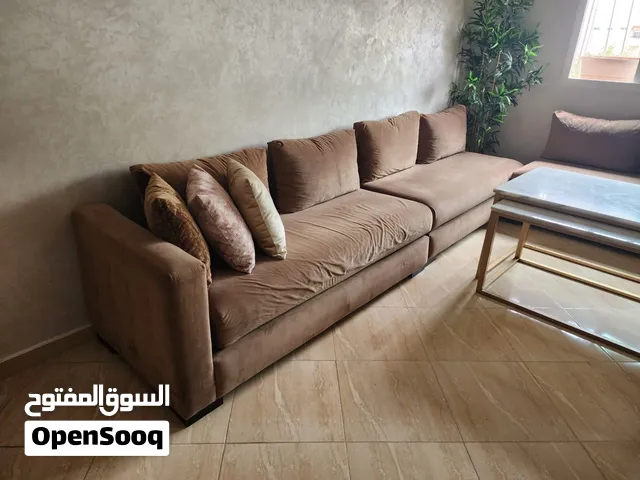 صالون عصري للبيع في حالة جيدة فيلور بني4 كنابي 160 سم *70 و 1 كنابي210*70