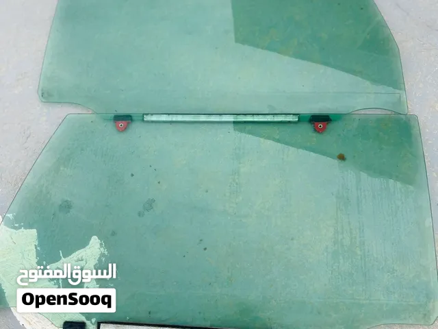 زجاج امامي شبه جديد خبشه