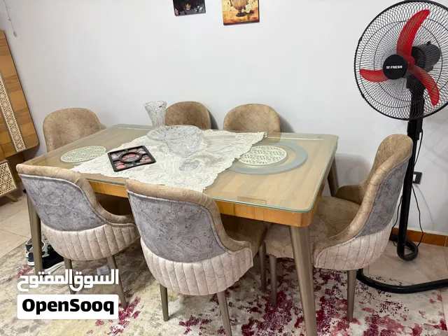 سفرة و 6 كراسي و نيش