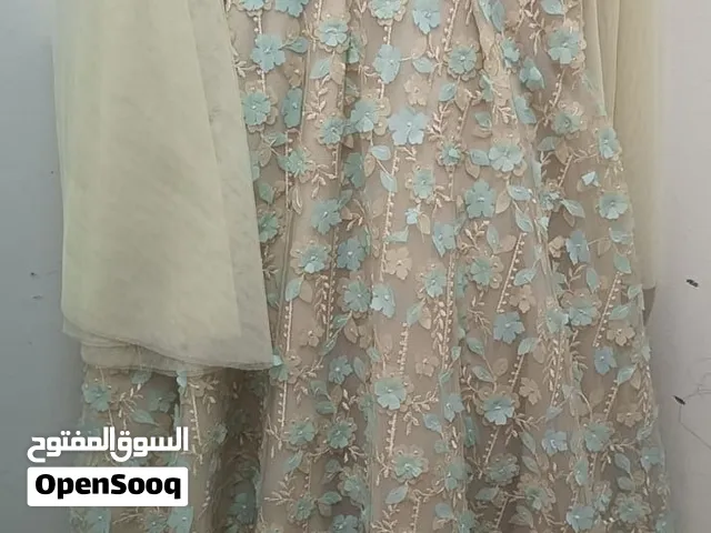فساتين للبيع 3ريال