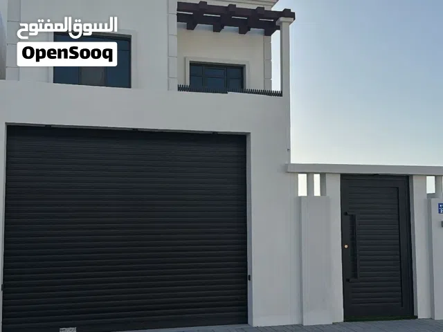 للبيع فيلا راقيه جديده في المعبيله الجنوبيه