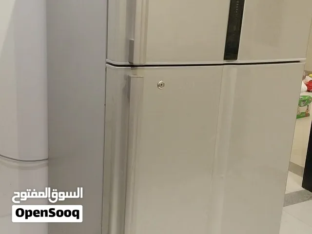 Hitachi refrigerator 610 L - ثلاجة هيتاشي 610 لتر