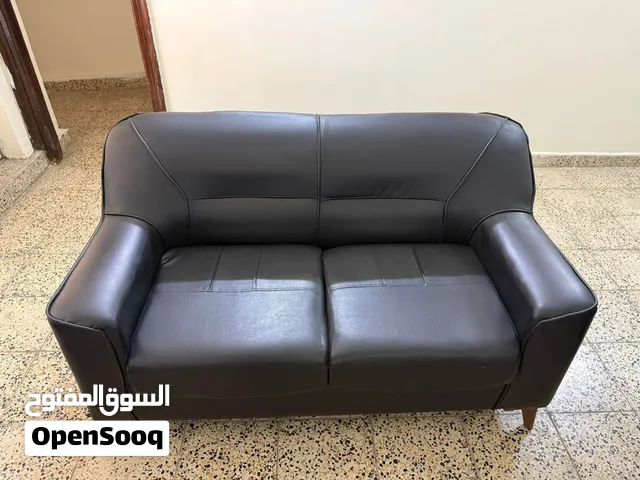 قنفة مكتبيه مستخدمة ثلاث اشهر