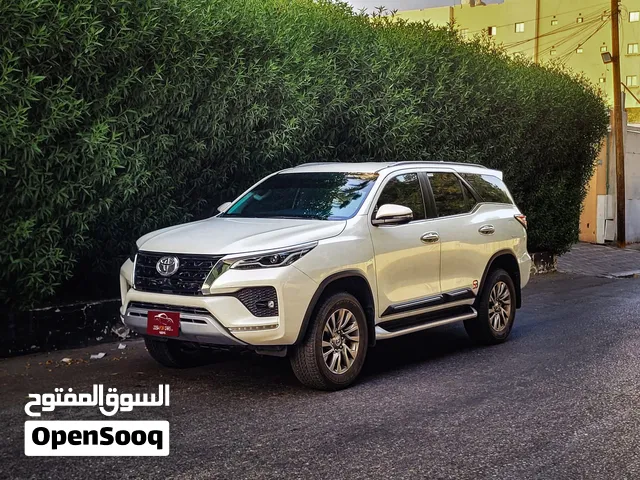 TOYOTA FORTUNER V6 4X4 MODEL 2024 SINGLE OWNER ZERO ACCIDENT  AGENCY MAINTAINED CAR FOR SALE
