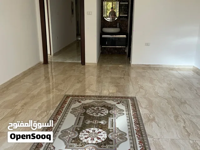 شقة أرضي من المالك مباشرة ، منفصلة كليا عن العمارة