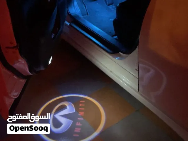 اضاءة LED 3D على شعار إنفنيتي