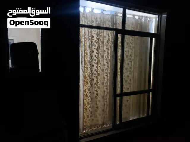 غرفة في السطح (الدور الخامس) بلاط سيراميك لشخص أو شخصين بالكثير