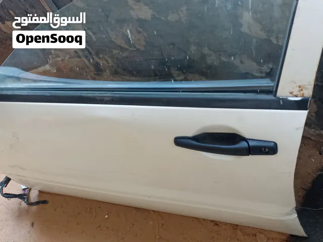 باب سيارة متشي لانصر  متع سواق يسار كامل بي الحشو كما في صور للبيع بسعر حرق