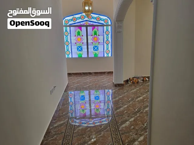 للإيجار - منزل في الحيل الجنوبية  **في الطابق الاول**  [ بلقرب مدرسة البنات الثانويه ]
