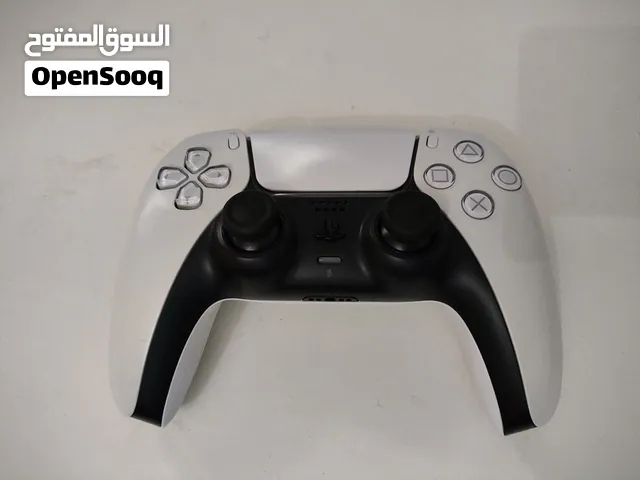 يد تحكم ps5 الي تجي مع الجهاز مستعملة نضيفة