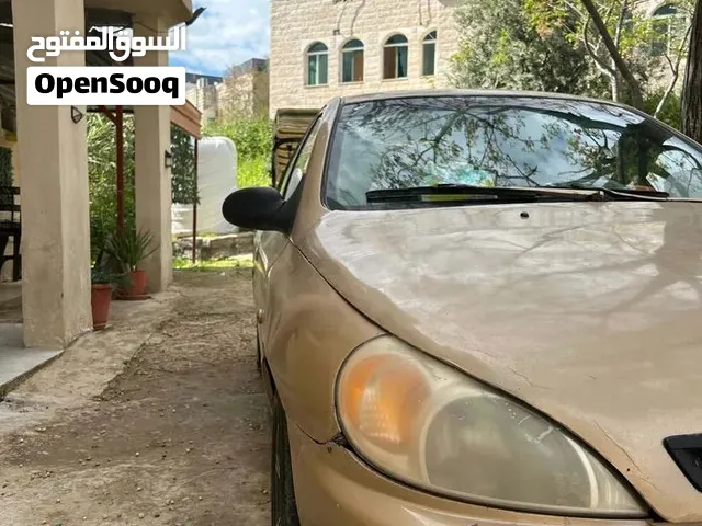 كيا ريو 2001