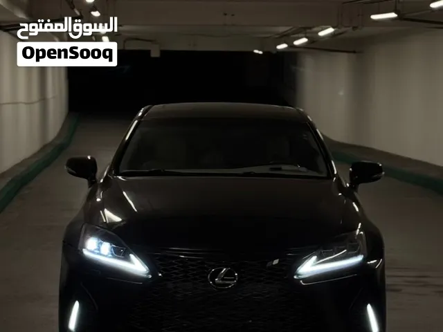 لكزس is250 نظيفه ما تشتكي من اي شي