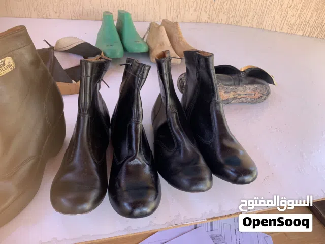 بوت بنات بدون كعب