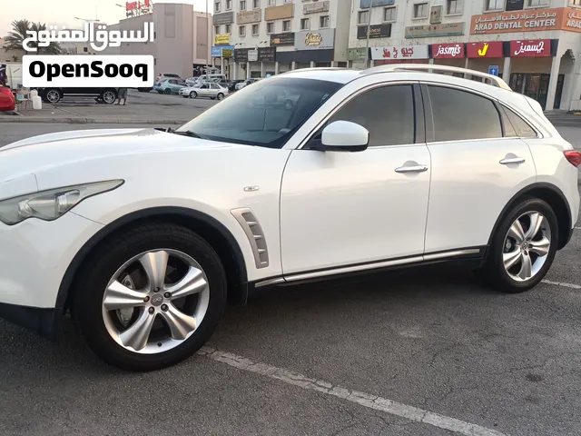 jeep infinity FX 35 Full option Six cylinder in very good Condition